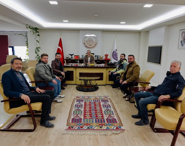 Bolvadinli Esnaf, ESNAF-SAN Birliği Başkanı Cengiz Üstün'ü Ziyaret Etti