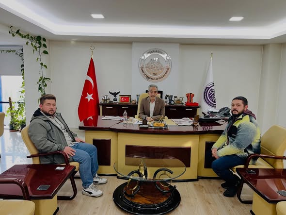 Afyonkarahisar'da Sektör Buluşması: ESNAF-SAN Birliği Başkanı Üstün, Sucuk Üreticilerini Ağırladı