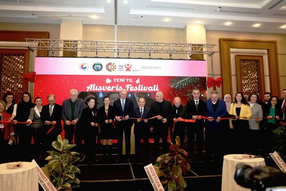 Afyonkarahisar'da Girişimci Kadınların Ürünleri Yeni Yıl Festivali'nde Yoğun İlgi Gördü