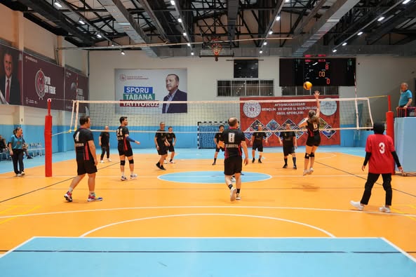 19. ATSO Spor Oyunları Voleybol Finalinde Şampiyon Belli Oluyor