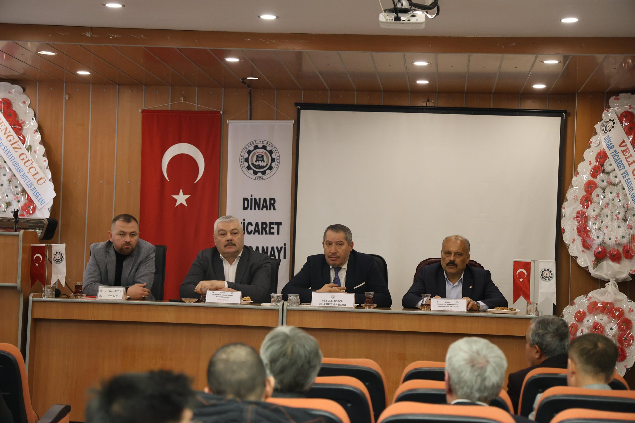 Dinar’da İnşaat Sektörü İçin Geniş Katılımlı İstişare Toplantısı